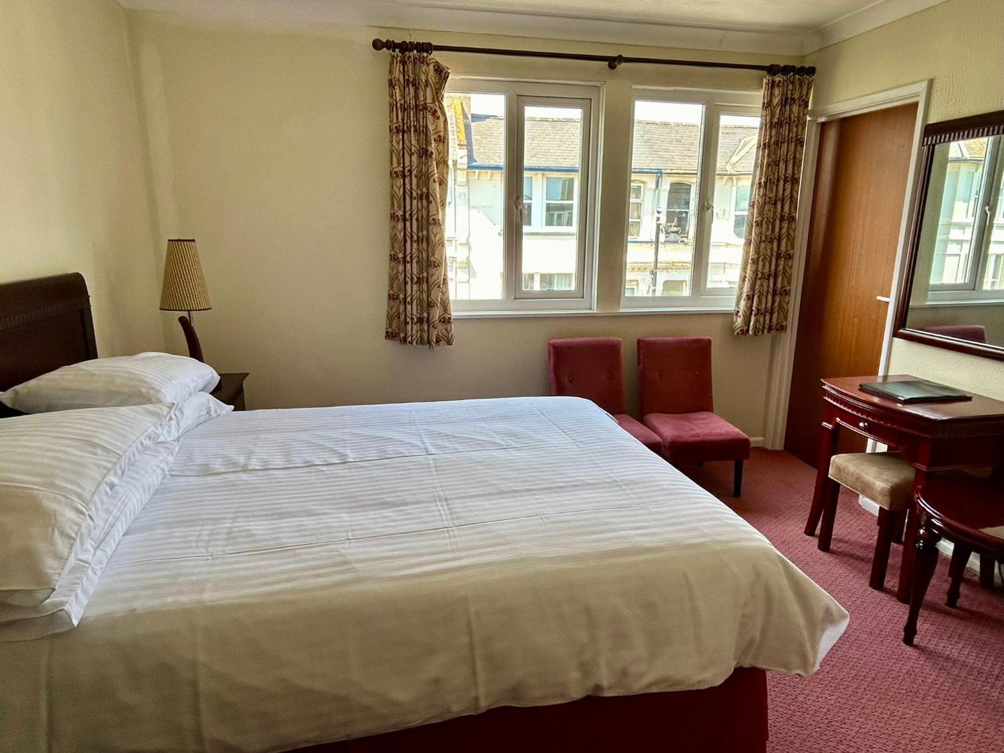 Regent Court - Seafront, Sandown - Free Car Ferry For Bookings Of 3 Or More Nights, Subject To Availability חדר תמונה