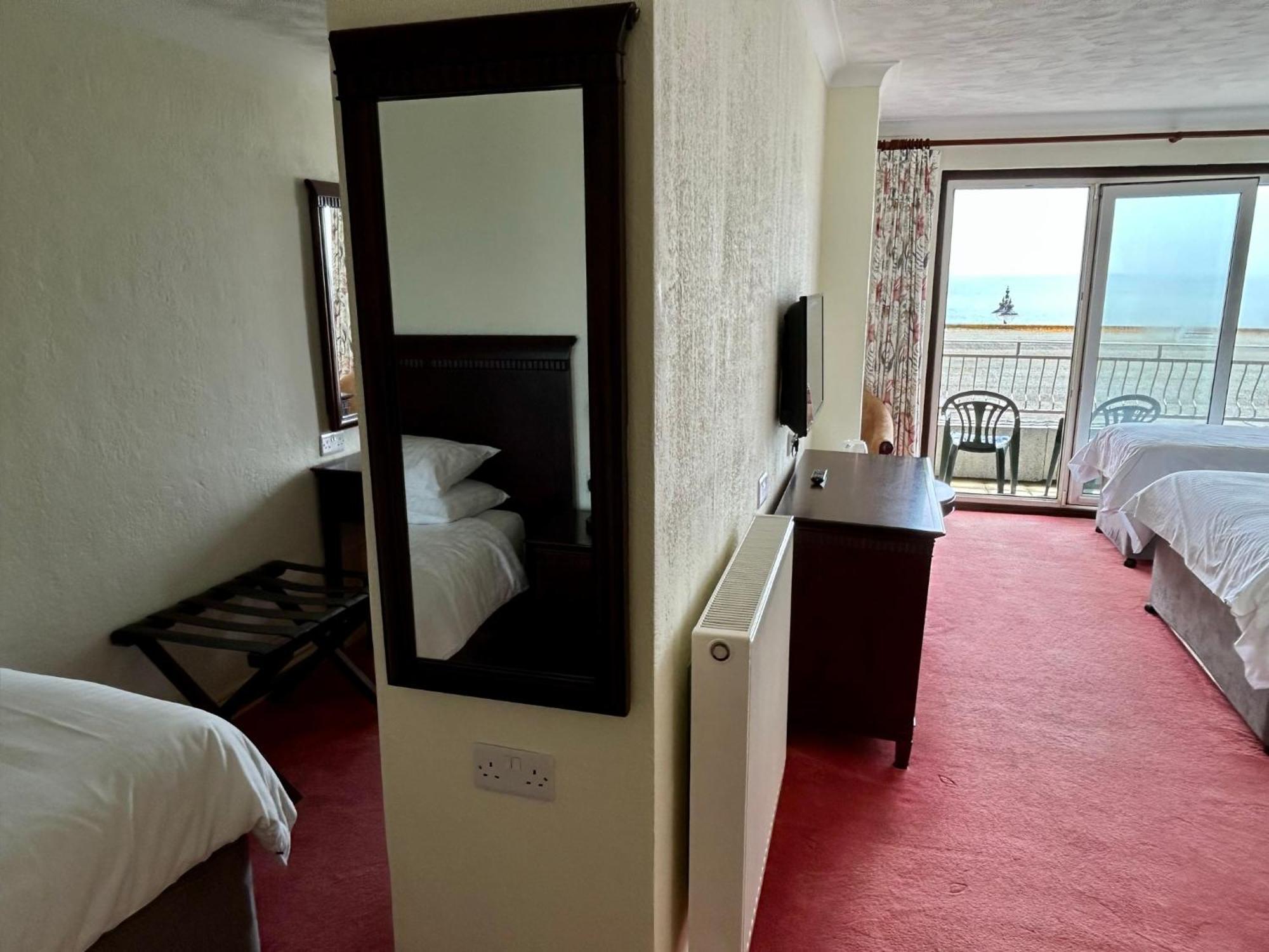 Regent Court - Seafront, Sandown - Free Car Ferry For Bookings Of 3 Or More Nights, Subject To Availability חדר תמונה
